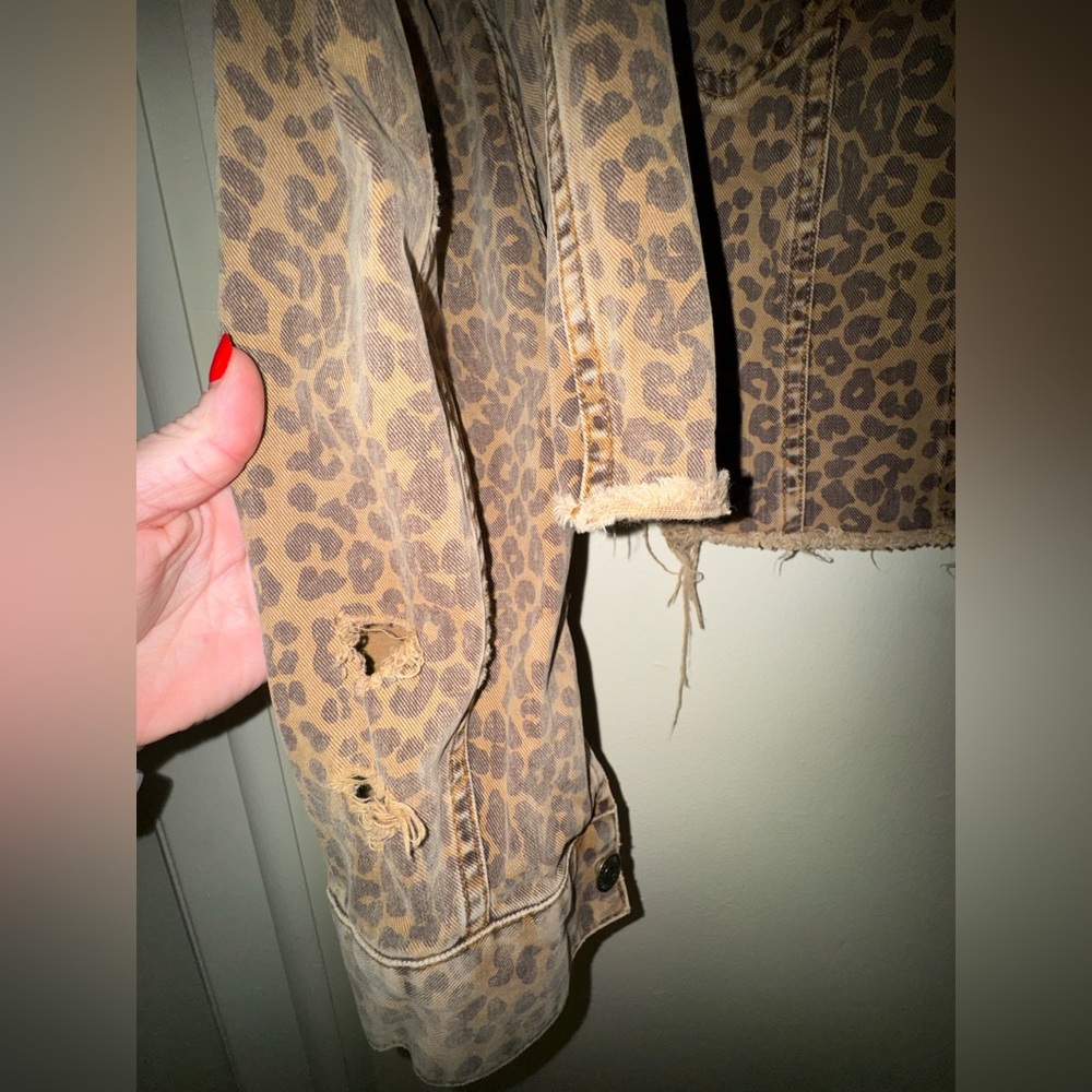 Free People distressed Leopard Print Jean Jacket - Picture 5 of 6
